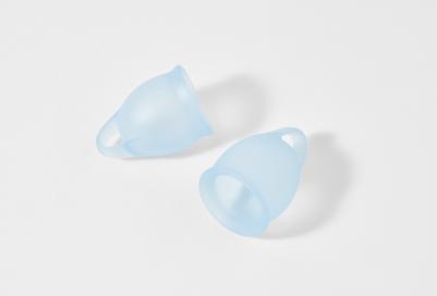 Менструальные чаши Feel Confident, 15 и 20 ml (синий) – фото 10