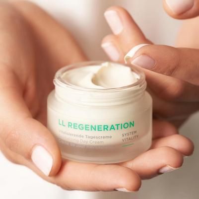 Дневной крем Крем дневной с LL Биокомплексом - LL Regeneration Day Cream 61 50 мл – фото 1