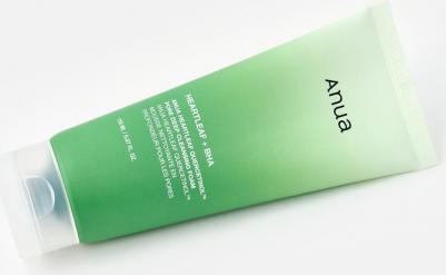 Пенка-скраб с кверцетинолом для очищения пор Heartleaf Quercetinol Pore Deep Cleansing Foam 150 мл – фото 4