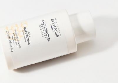 Молочко для тела питательное для сухой кожи С маточным молочком 500 мл – фото 3