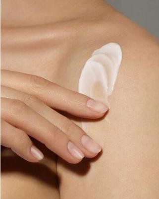 Парфюмированный лосьон для телаEmi Perfumed Lotion 9 200 мл