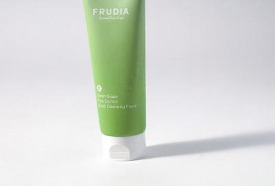 Себорегулирующая скраб-пенка для умывания с зеленым виноградом Green Grape Pore Control Scrub Cleansing Foam – фото 11
