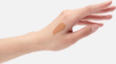 Дневной флюид против морщин с тонирующим эффектом SPF 10 Delining Tinted Fluid Natural bronze 50 мл – фото 5