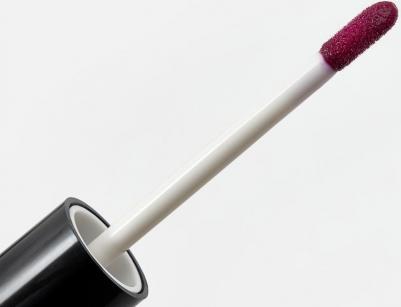 Масло для губ Lip Oil Glow & Care, цвет 03 Blackberry 4,7 мл – фото 7