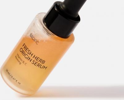 Двухфазная увлажняющая сыворотка для сияния кожи лица Fresh Herb Origin 20 мл – фото 4