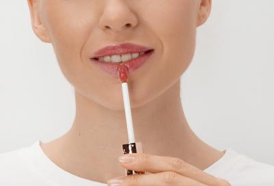 Бальзам для губ Золотая карамель Click On Me Lip Balm – фото 3