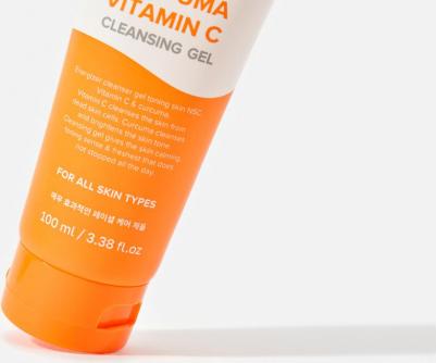Тонизирующий гель для умывания Vitamin C & Curcuma Cleanser gel Toning skin 100 мл – фото 6