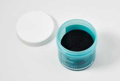 Отшелушивающие очищающие пэды с древесным углем Real Charcoal Pad – фото 2