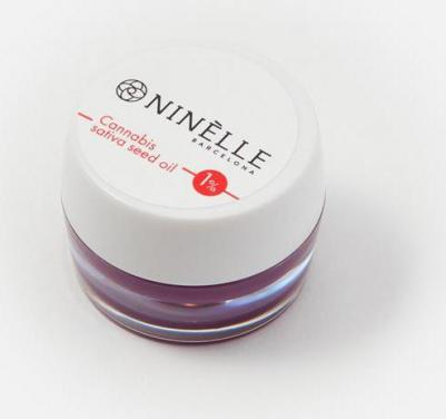 Бальзам для губ питательный с маслом конопли Sonrisa тон 122 виноград – фото 3