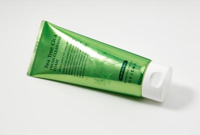 Пенка для умывания с экстрактом чайного дерева TEA TREE CICA FRESH CLEANSING FOAM 180 мл – фото 3