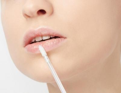 Фруктовое масло для губ Juicy 04 Клубника 11мл – фото 10