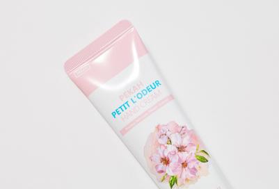 Крем для рук с экстрактом вишни Petit L'Odeur Hand Cream Cherry Blossom 30 мл – фото 2