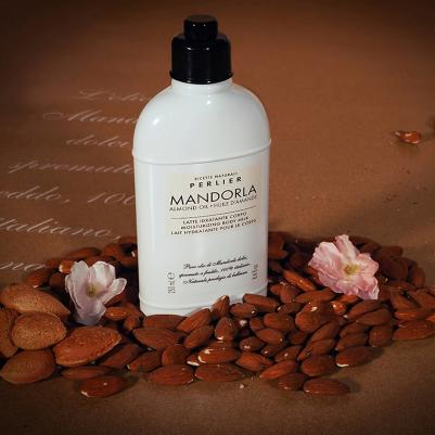 Молочко для тела увлажняющее с миндалем Mandorla Almond Oil Moisturizing Body Milk – фото 3