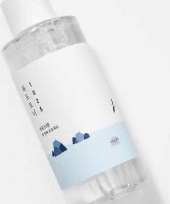 Тонер тоник отшелушивающий с морской водой 1025 Dokdo Toner 100 мл Корейская Косметика – фото 1