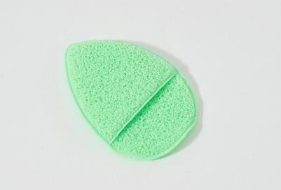 Спонж-губка для умывания каплевидный, с кармашком – фото 1