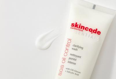 Essentials SOS Oil Control Clarifying Wash - Очищающее средство для жирной кожи, 125 мл – фото 10