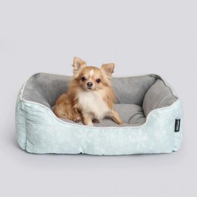 Лежак для кошек и собак мелких и средних пород Снежинка, 60х50х18 см, зеленый