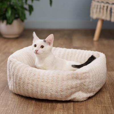 Лежак для кошек и собак мелких пород квадратный, 40х40х17 см, молочный – фото 8