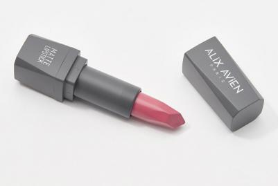 Помада для губ Lipstick matte с матовым финишем – фото 3