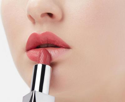 Помада для губ Lipstick satin touch с матовым финишем – фото 2