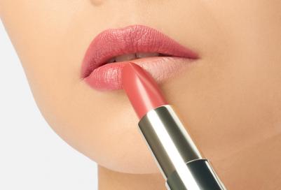 Увлажняющая Кремовая Помада для Губ тон 04 чайная роза нюд / Creamy Lipstick, 04 nude rose – фото 4