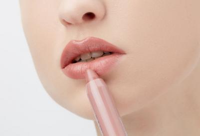 помада-карандаш для губ Satin Colors полуматовая, оттенок 11 капучино – фото 10