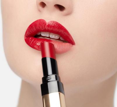Luxe Shine Intense Губная помада Red Stiletto – фото 1