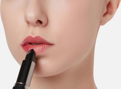 Бальзам для губ Lippenbalsam Dark Ruby Glow 010 Fiery Temptation, 3,5 g – фото 18