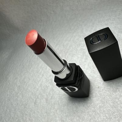 Rouge Forever Stick Стойкая увлажняющая помада для губ – фото 1