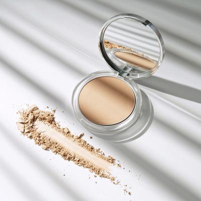 Almost Powder Make-up Легкая компактная пудра с антиоксидантами SPF15 Fair (01) – фото 4