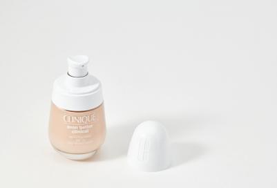 Основа тональная Even Better Clinical SPF 20, Cream Chamois, №CN 40, 30 мл – фото 5