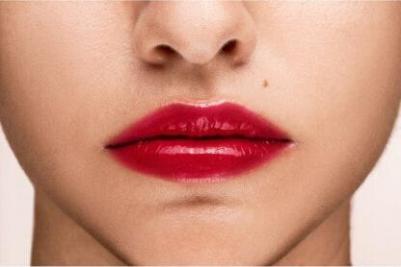 Блеск для губ с эффектом объема Lip Gloss Volume 8015150110082 – фото 4