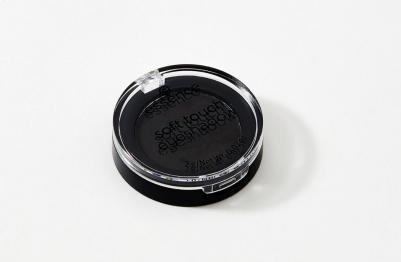 к_essence_тени д/век soft touch_06 pitch black 0D8097006 – фото 1