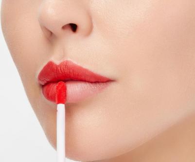 Губная помада матовая водостойкая Nonstop 105 насыщенный красный – фото 6