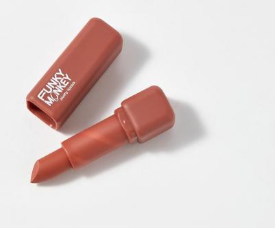 Помада для губ плюшевая Plushy lipstick тон 05 – фото 6