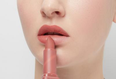 Помада для губ плюшевая Plushy lipstick тон 05 – фото 9