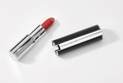 Помада для губ Сияющая и полуматовая губная помада Le Rouge Interdit Intense Silk – фото 11