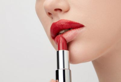 Сияющая и полуматовая губная помада Le Rouge Interdit Intense Silk 3274872442931 – фото 8