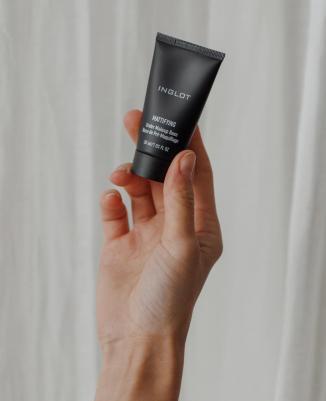 Основа для макияжа Основа под макияж матирующая база MATTIFYING UNDER MAKEUP BASE 30