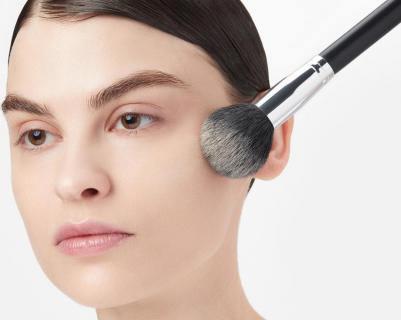 Пудра рассыпчатая Amazing Base Loose Mineral Powder SPF 20 1 шт. light beige 10 г – фото 10