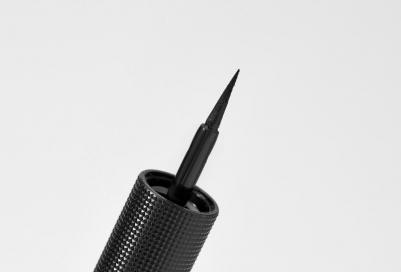 матовая подводка для глаз Matte Signature, оттенок 01, черный, Графитовый, 3 мл – фото 5