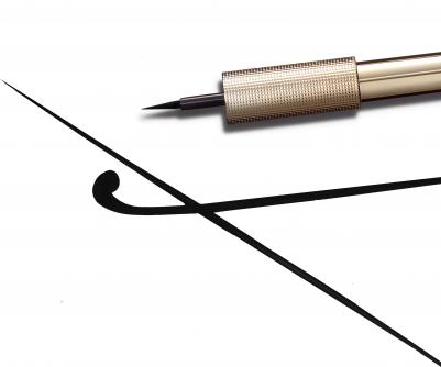 матовая подводка для глаз Matte Signature, оттенок 01, черный, Графитовый, 3 мл – фото 19