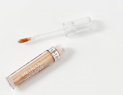 Тени для век жидкие Metallic Glow тон № 02 солнечное сияние 5 мл – фото 4