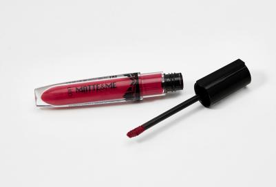 Помада для губ Matte me жидкая матовая тон 215 Sexy – фото 3