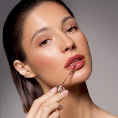 Блеск для губ с эффектом объема ICON lips glossy volume – фото 1