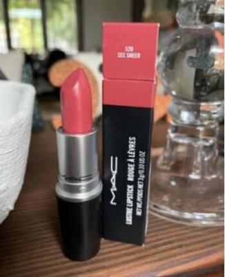 Губная помада Lustreglass Lipstick 3 г 0773602610044 – фото 2