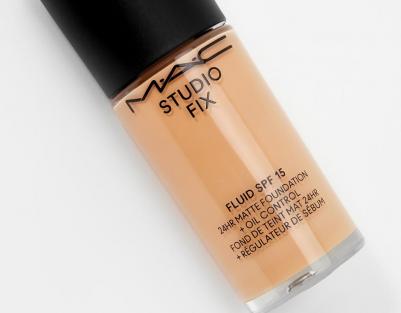 Studio Fix Fluid SPF 15 24Hr Matte Foundation Plus Oil Control NC25 для женщин 1 унция – фото 4