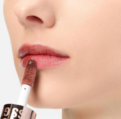 Revolution Pout Bomb Shimmer Gloss Сияющий блеск для губ с глянцевым финишем 5057566853552 – фото 6