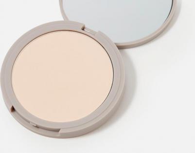 Компактная матирующая пудра для лица MAKE UP тон 02 бежево-розовый. Профессиональная декоративная косметика макияж – фото 6