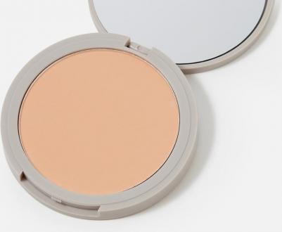 Компактная матирующая пудра для лица MAKE UP тон 04 карамельный. Профессиональная декоративная косметика макияжа – фото 4